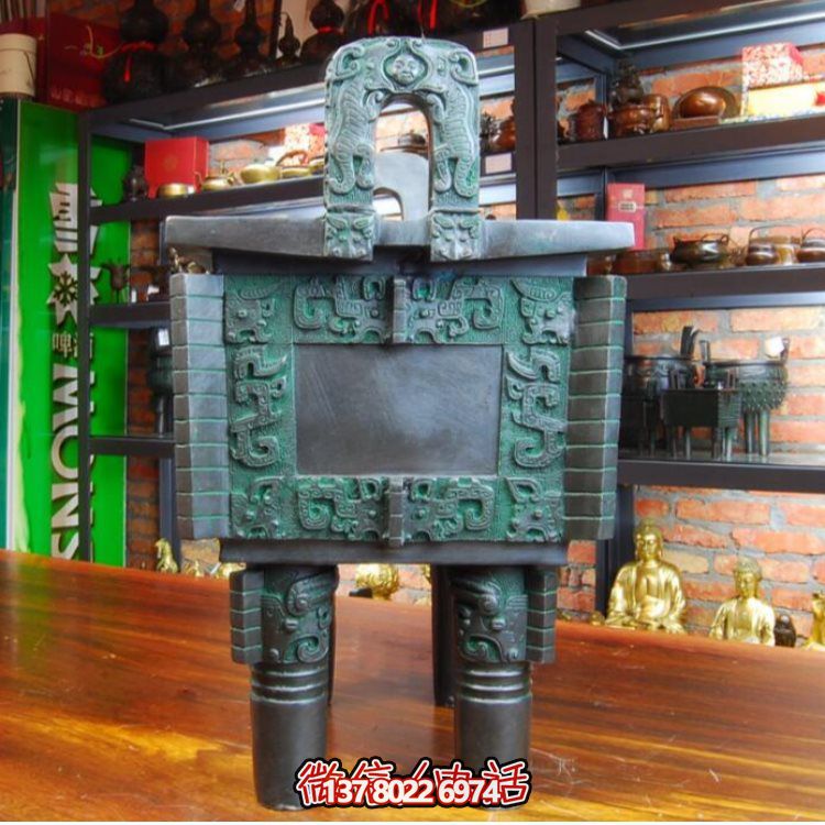 大型銅鼎工藝品擺放于廣場上的藝術(shù)瑰寶