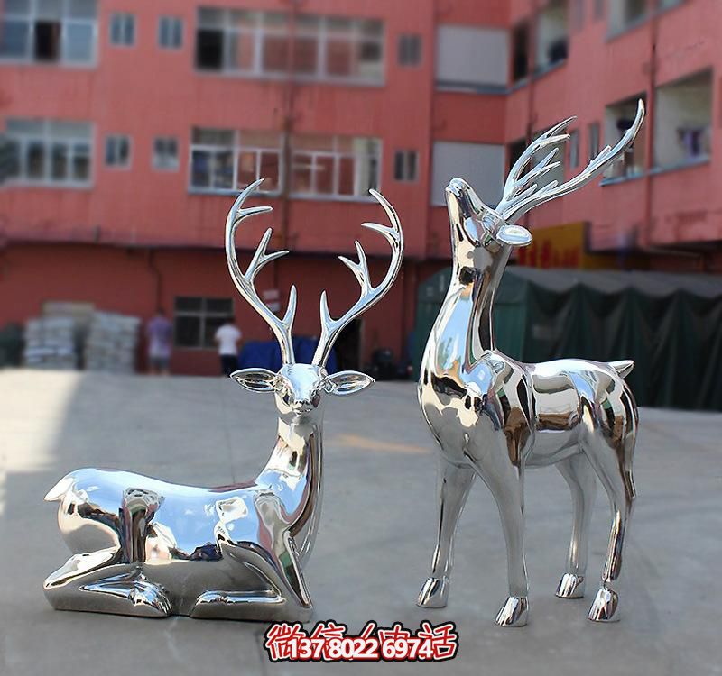 不銹鋼鏡面鹿雕塑，點綴公園景區