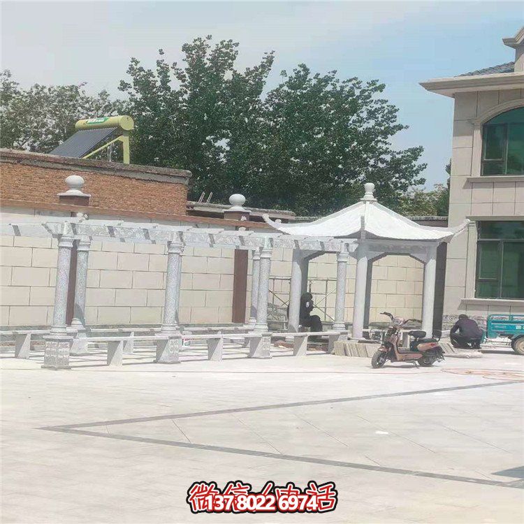 仿古涼亭，大理石裝飾，搭配花架，為別墅院子增添份量