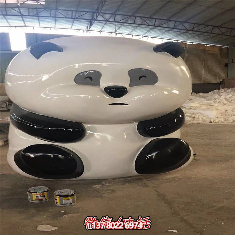 玻璃鋼雕塑熊貓公仔，環(huán)保卡通擺放裝飾商場