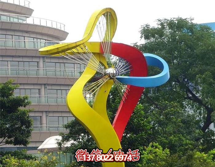 美輪美奐的不銹鋼彩虹舞景觀雕塑，點綴小區(qū)環(huán)境