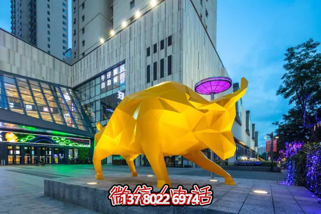 玻璃鋼彩繪雕塑讓你的廣場現象級創意牛！