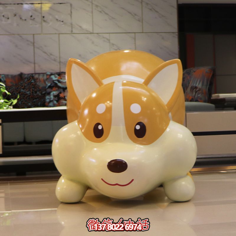 新推出的可愛卡通玻璃鋼著狗雕塑游樂園，給你一個全新的游樂體驗！