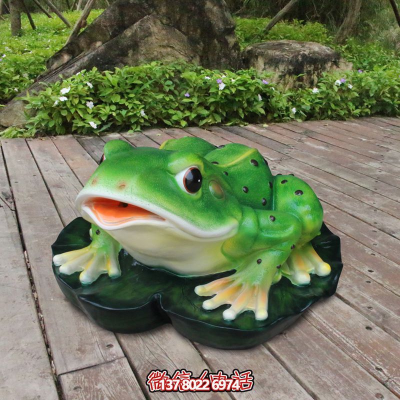 創意玻璃鋼青蛙雕塑，為廣場增添活力