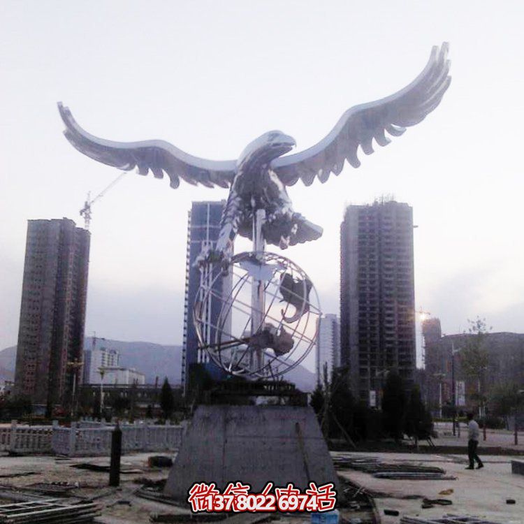 不銹鋼老鷹雕塑，點綴戶外園林景觀