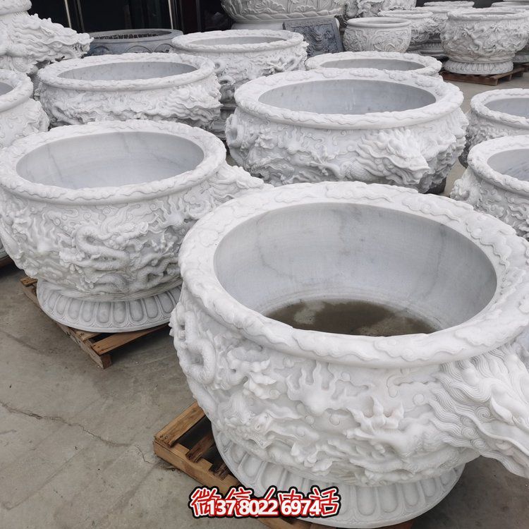 綠色庭院古典雕刻藝術(shù)與青石魚(yú)缸花缸相結(jié)合