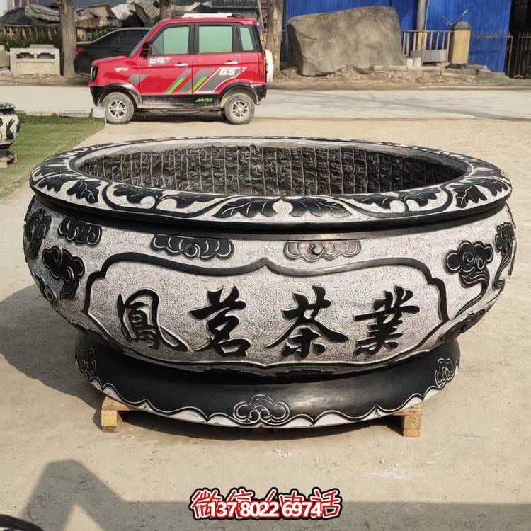 仿古青石荷花水缸，配合庭院戶外，點綴人間養魚園