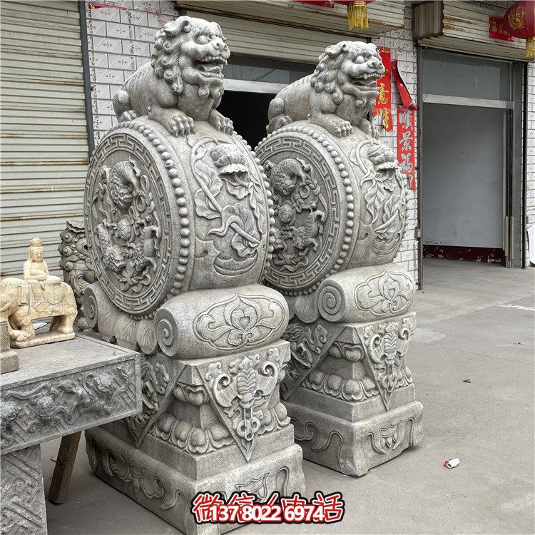 大個的石雕門墩抱鼓石，漢白玉仿古門墩