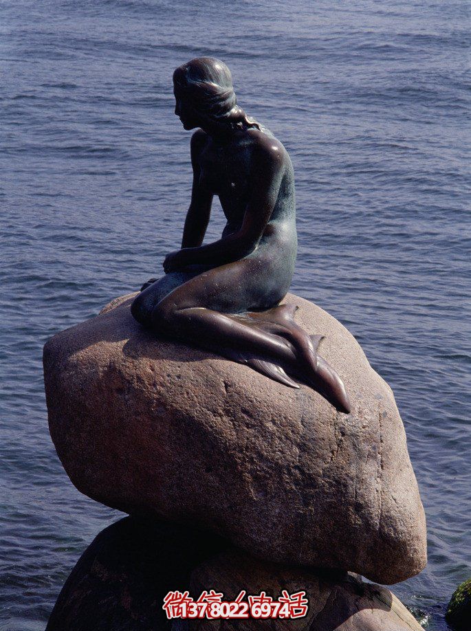 公園擺放的沉思的玻璃鋼創意美人魚雕塑 公園擺放的沉思的玻璃鋼創意美人魚雕塑